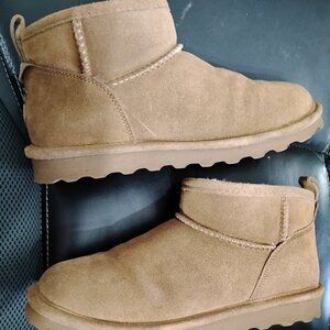 Bearpaw shorty boots, like new, warm tan                       SZ. 8M